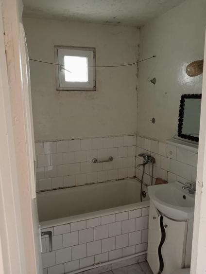 Apartament cu 3 camere semidecomandat în Gării