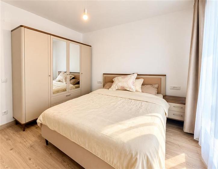 Apartament cu 2 camere decomandat, mobilat în Tractorul