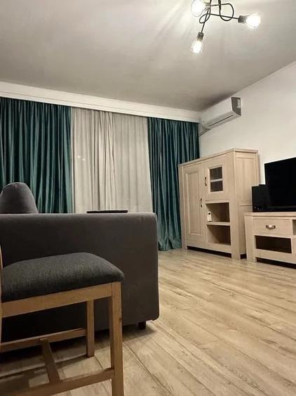 Apartament cu 3 camere decomandat în Eremia