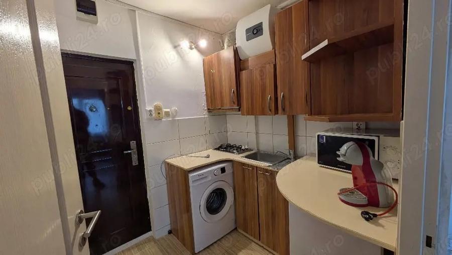 Garsonieră decomandată în Central