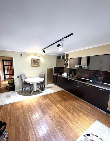 Apartament cu 3 camere decomandat în Iancului
