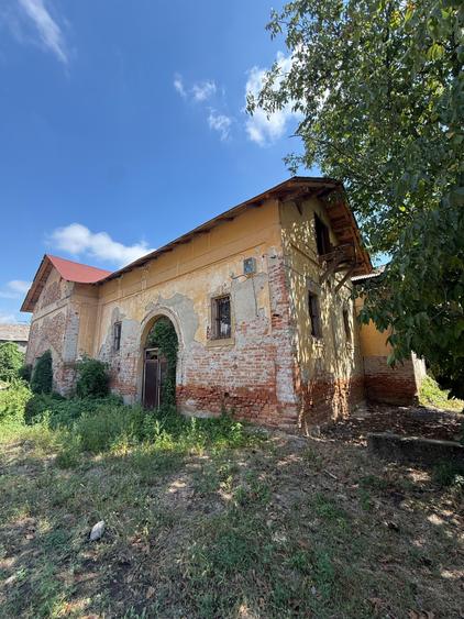 Teren de 4000 mp, în Bârsești