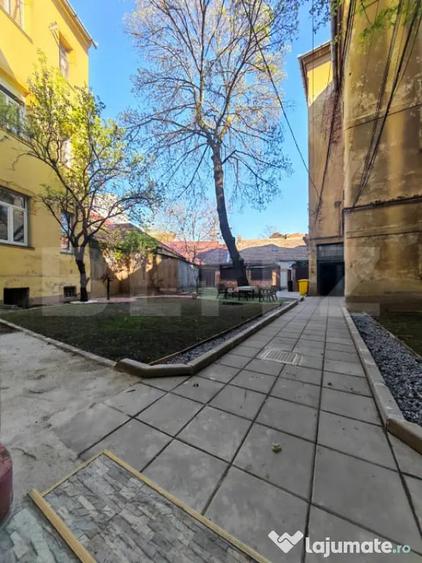Apartament cu 3 camere semidecomandat în Elisabetin