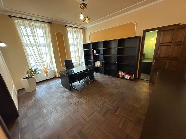 Apartament cu 5 camere decomandat în Ultracentral