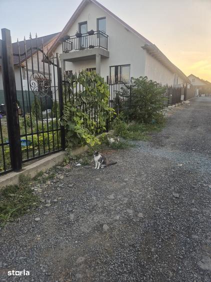 Casă cu 4 camere cu Teren 200 Mp în Lumina