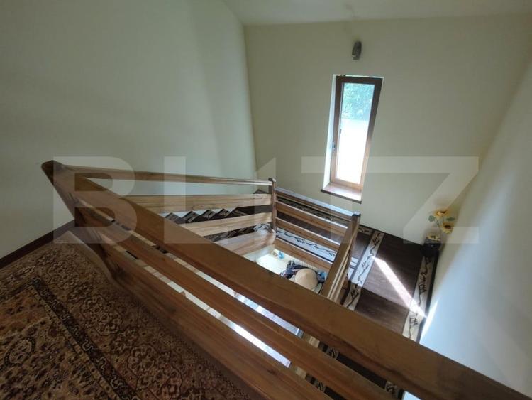 Casă individuală cu 6 camere cu Garaj în Central
