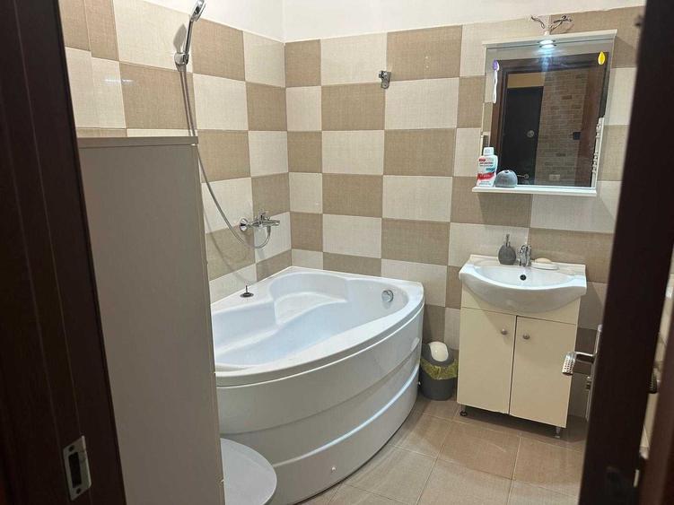 Garsonieră decomandată în Olteni