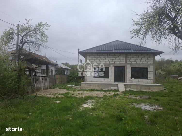 Casă cu 2 camere în Tătărani