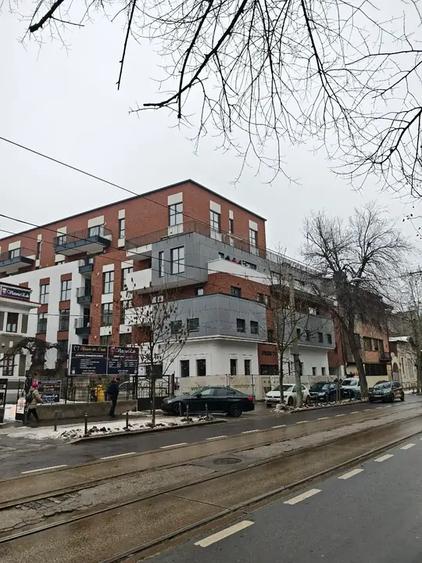 Apartament cu 2 camere semidecomandat în Pache Protopopescu