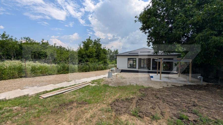 Casă individuală cu 3 camere cu Teren 900 Mp în Răzvad