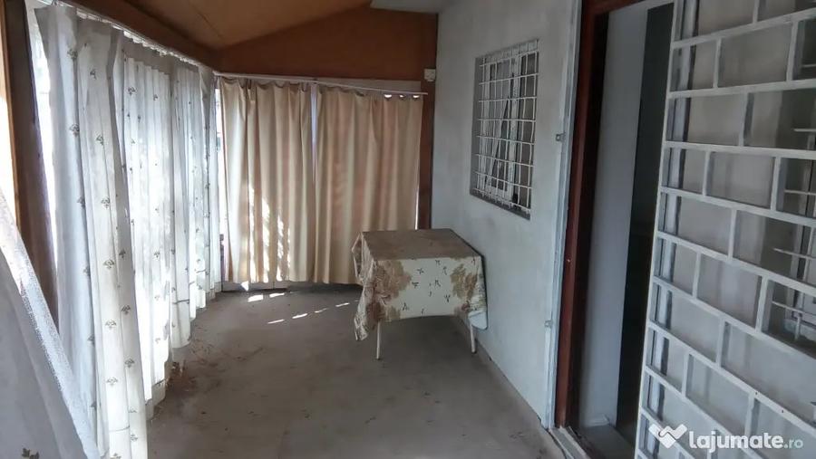 Casă cu 2 camere în Central