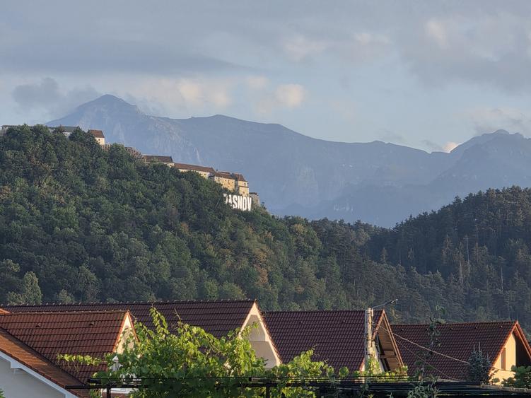 Casă individuală cu 4 camere cu Canalizare în Primăverii