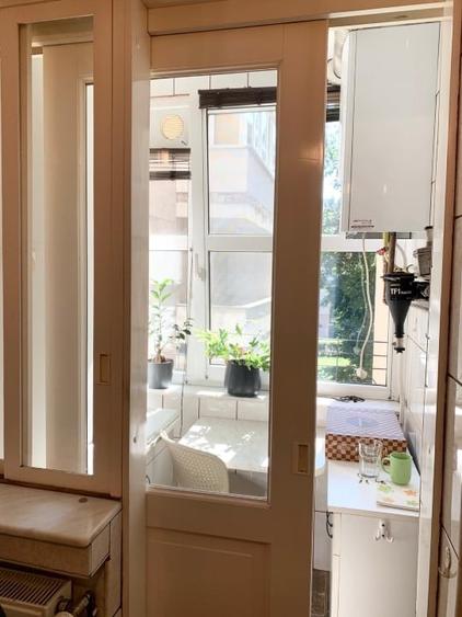 Apartament cu 3 camere decomandat, mobilat în Cornișa