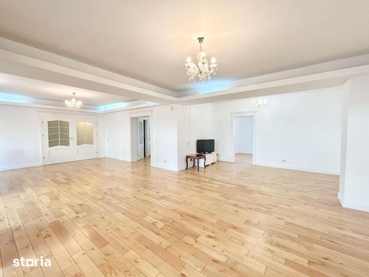 Casă cu 6 camere cu Teren 350 Mp în Central