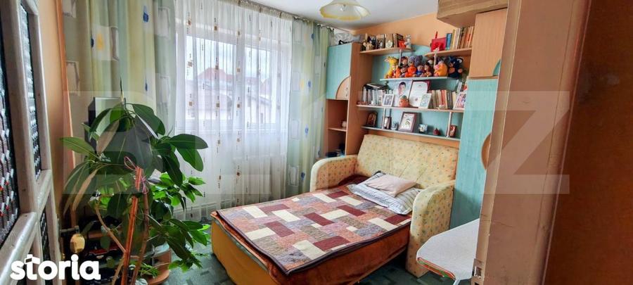 Apartament cu 4 camere decomandat în Central