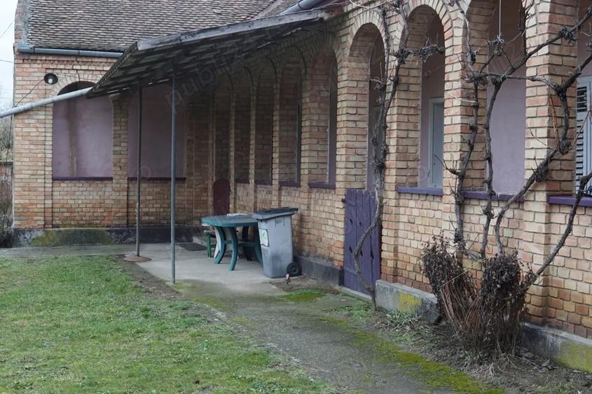 Casă cu 4 camere în Ictar-Budinți