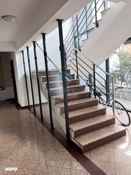 Apartament cu 2 camere, mobilat în Arcul de Triumf