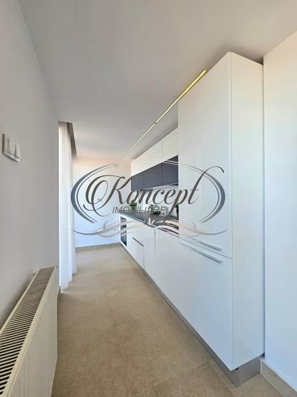 Apartament cu 5 camere semidecomandat, mobilat în Bună Ziua