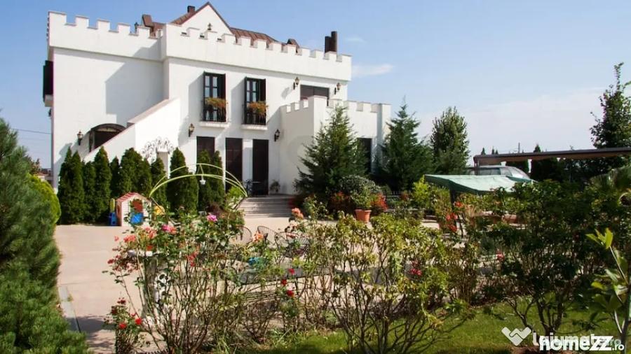 Casă cu 7 camere cu Teren 3200 Mp în Cernica