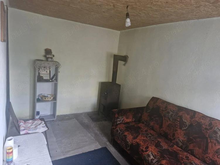 Casă cu 4 camere cu Teren 1900 Mp în Bolovani