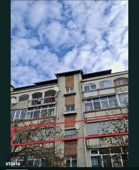 Apartament cu 4 camere decomandat, mobilat în Central