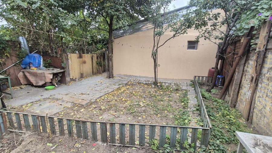 Casă individuală cu 2 camere cu Canalizare în Piața Centrală