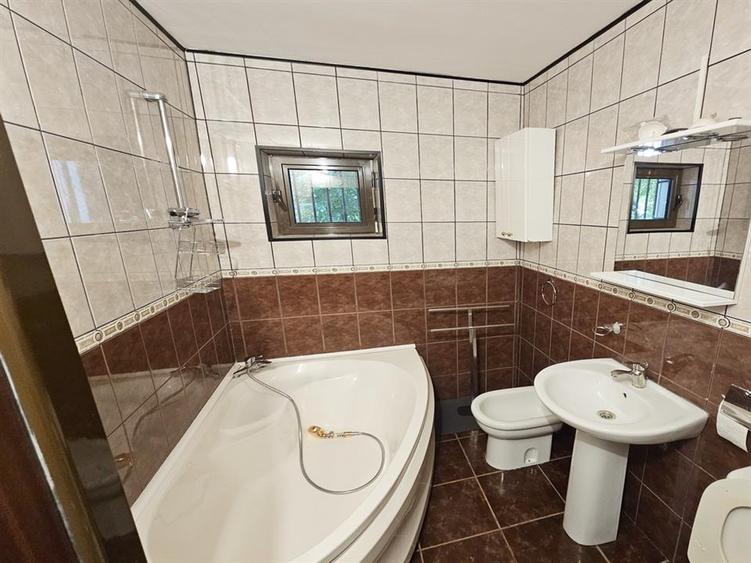Apartament cu 2 camere semidecomandat, mobilat în Oancea