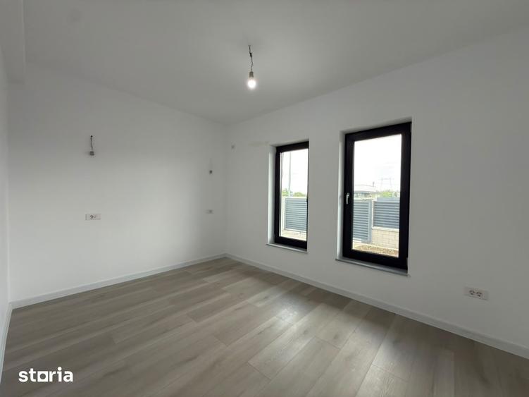 Casă cu 5 camere cu Teren 360 Mp în Berceni