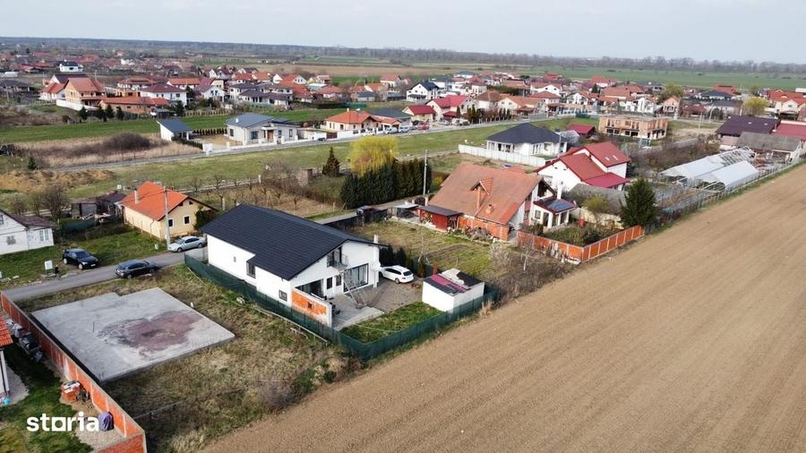 Casă cu 4 camere cu Teren 544 Mp în Central