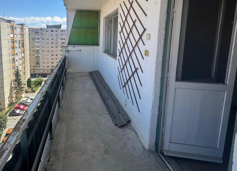 Apartament cu 4 camere decomandat în Vasile Aaron