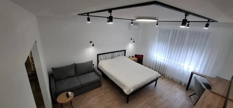 Apartament cu 3 camere decomandat în P-ța Unirii