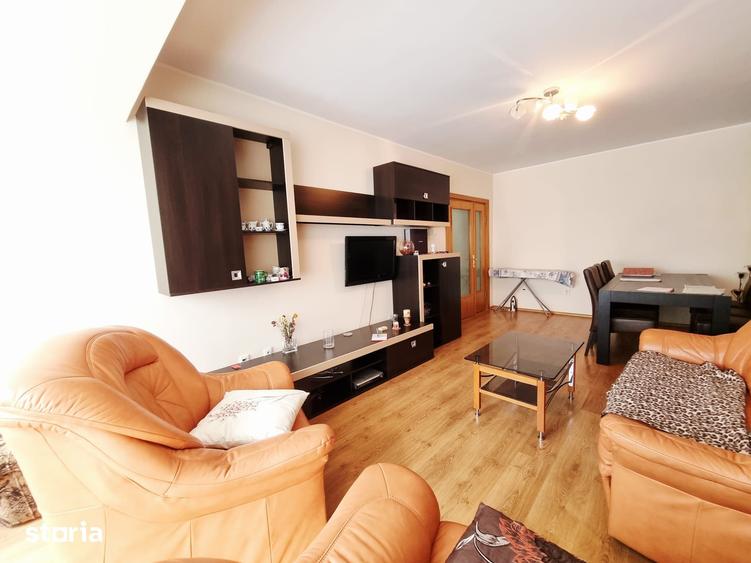 Apartament cu 3 camere decomandat, mobilat în Central