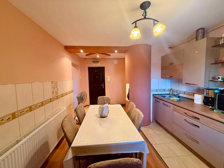 Apartament cu 2 camere decomandat în Liliacului