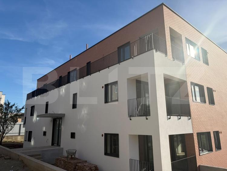 Apartament cu 3 camere semidecomandat în Iris