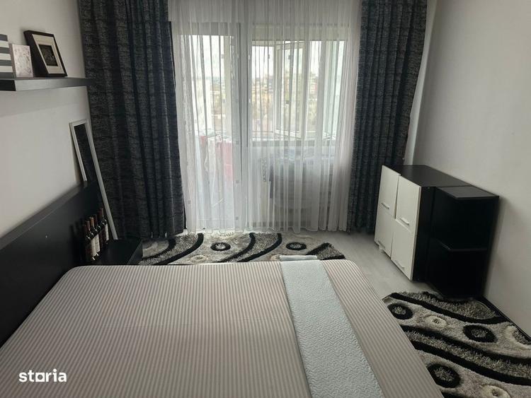 Apartament cu 3 camere, mobilat în Calea București