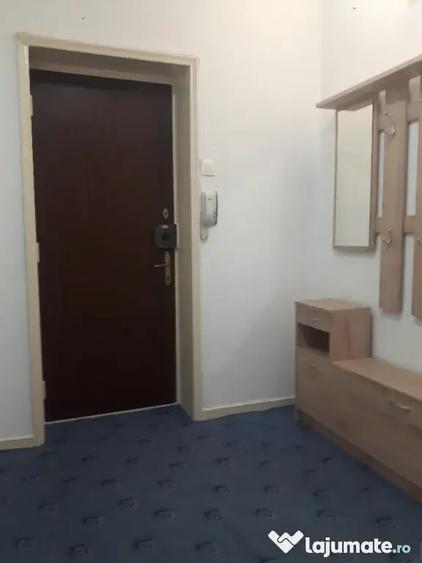 Apartament cu 3 camere în Unirii