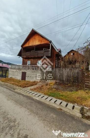 Casă cu 4 camere cu Teren 200 Mp în Colibița