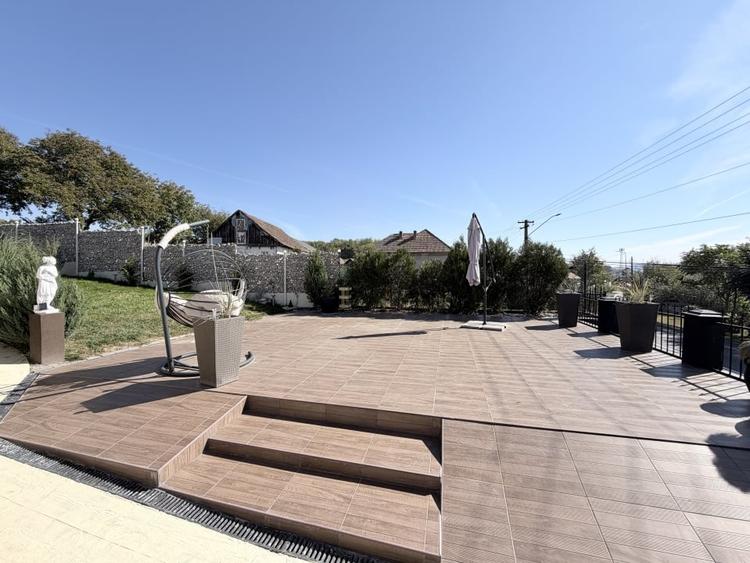 Casă individuală cu 4 camere cu Piscina în Blaj