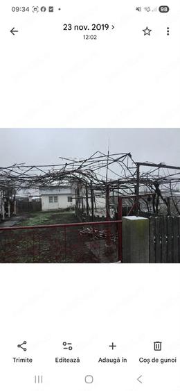Casă cu Teren 1140 Mp în Străjescu