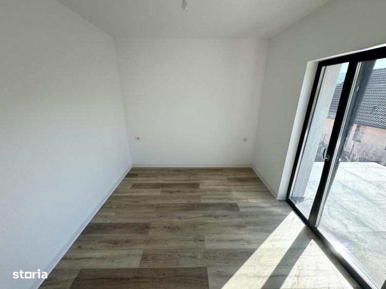 Casă cu 4 camere în Bucium
