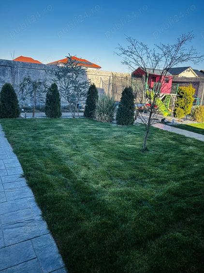 Casă cu Teren 999 Mp în Central