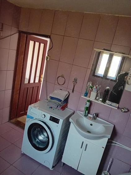 Casă cu 3 camere cu Teren 3500 Mp în Central