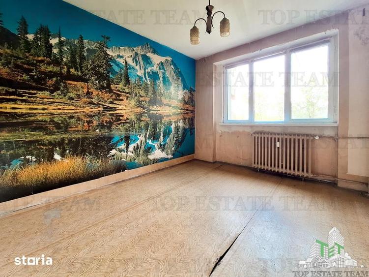 Apartament cu 4 camere decomandat în Colentina