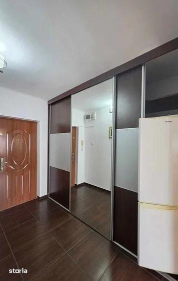 Apartament cu 2 camere decomandat în Titan