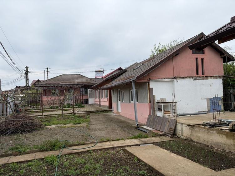 Casă cu 4 camere în Cocoșești