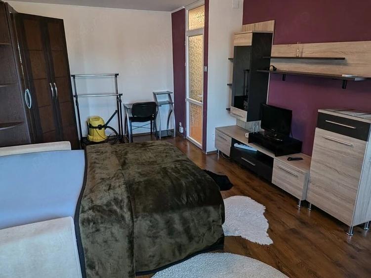 Garsonieră decomandată în Muncii