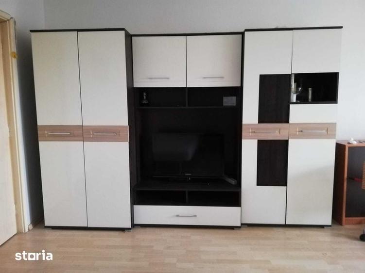 Garsonieră în Titan