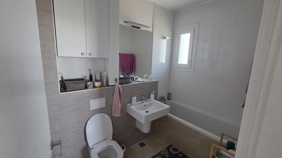 Apartament cu 3 camere decomandat în Bucureștii Noi