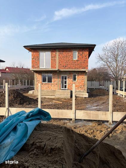 Casă cu 4 camere cu Teren 488 Mp în Dragomirești-Vale