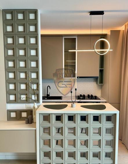 Apartament cu 2 camere decomandat, mobilat în Central